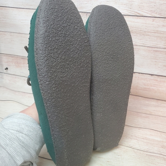 New Vineyard Vines Mens 12M Green Suede Leather Shearling Lined Moc Slippers